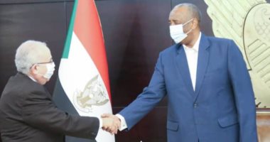 وزير خارجية الجزائر لرئيس مجلس الانتقالي السوداني: مستعدون للمساهمة في حلول سلمية بالمنطقة