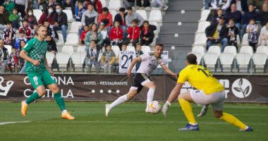 ألميريا يقترب من صدارة دوري الدرجة الثانية الإسباني بثنائية ضد ريال بورجوس
